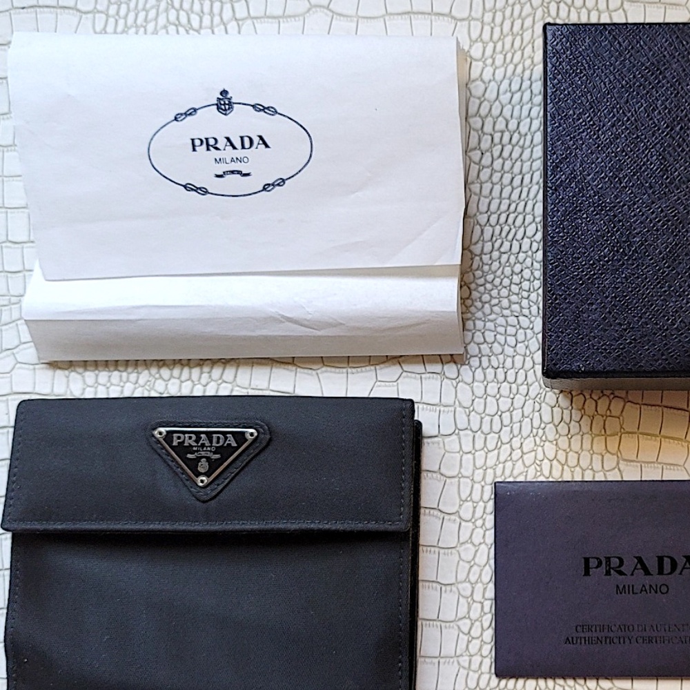 Rare Hi-End Unused Women's/Men's Prada Wallet (See Photos) - Picture 15 of 16